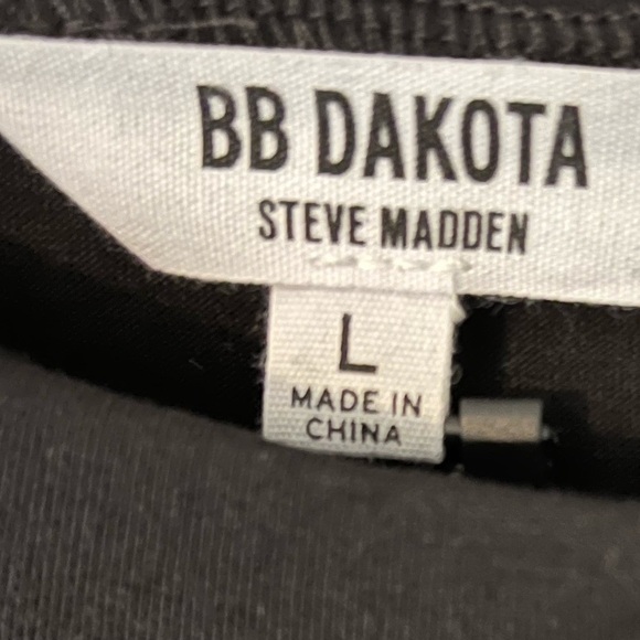 BB Dakota by Steve Madden long sleeve top - Picture 3 of 8